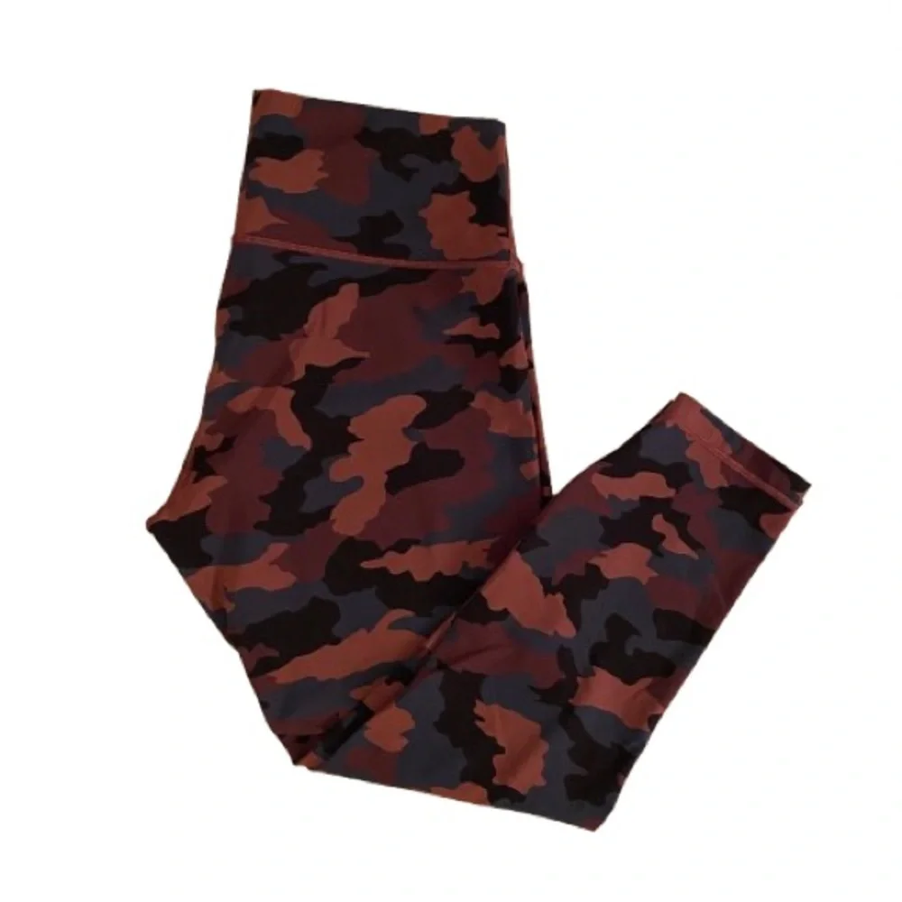 Lululemon Women’s Wunder Under Camouflage Leggings Size 14 Burgundy/Blue EUC